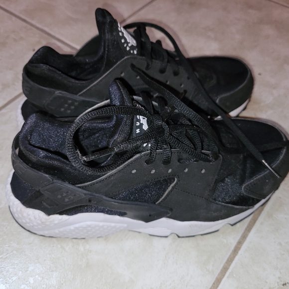 Nike Huarache - Picture 2 of 2